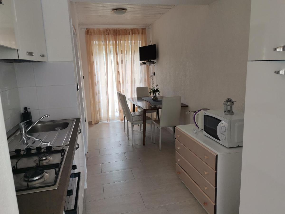 Apartments Dumencic Rab Mundanije エクステリア 写真