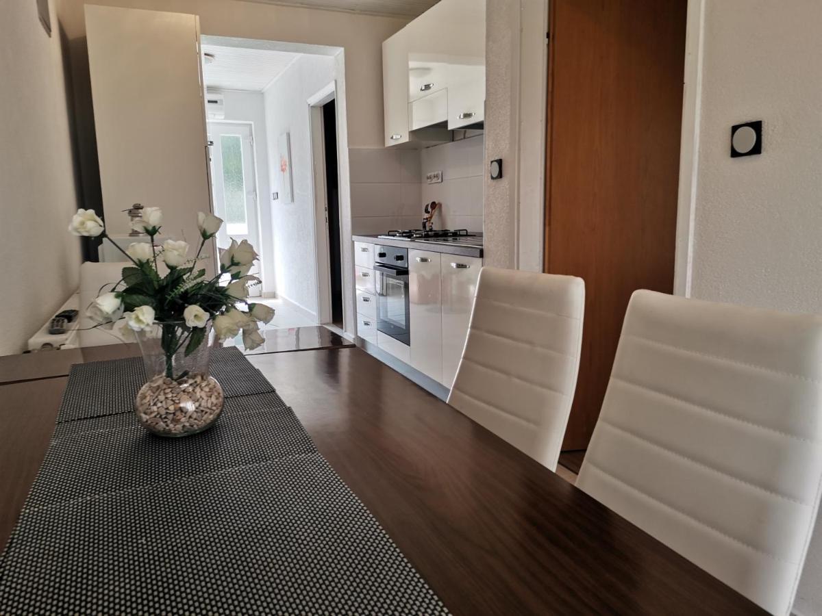 Apartments Dumencic Rab Mundanije エクステリア 写真