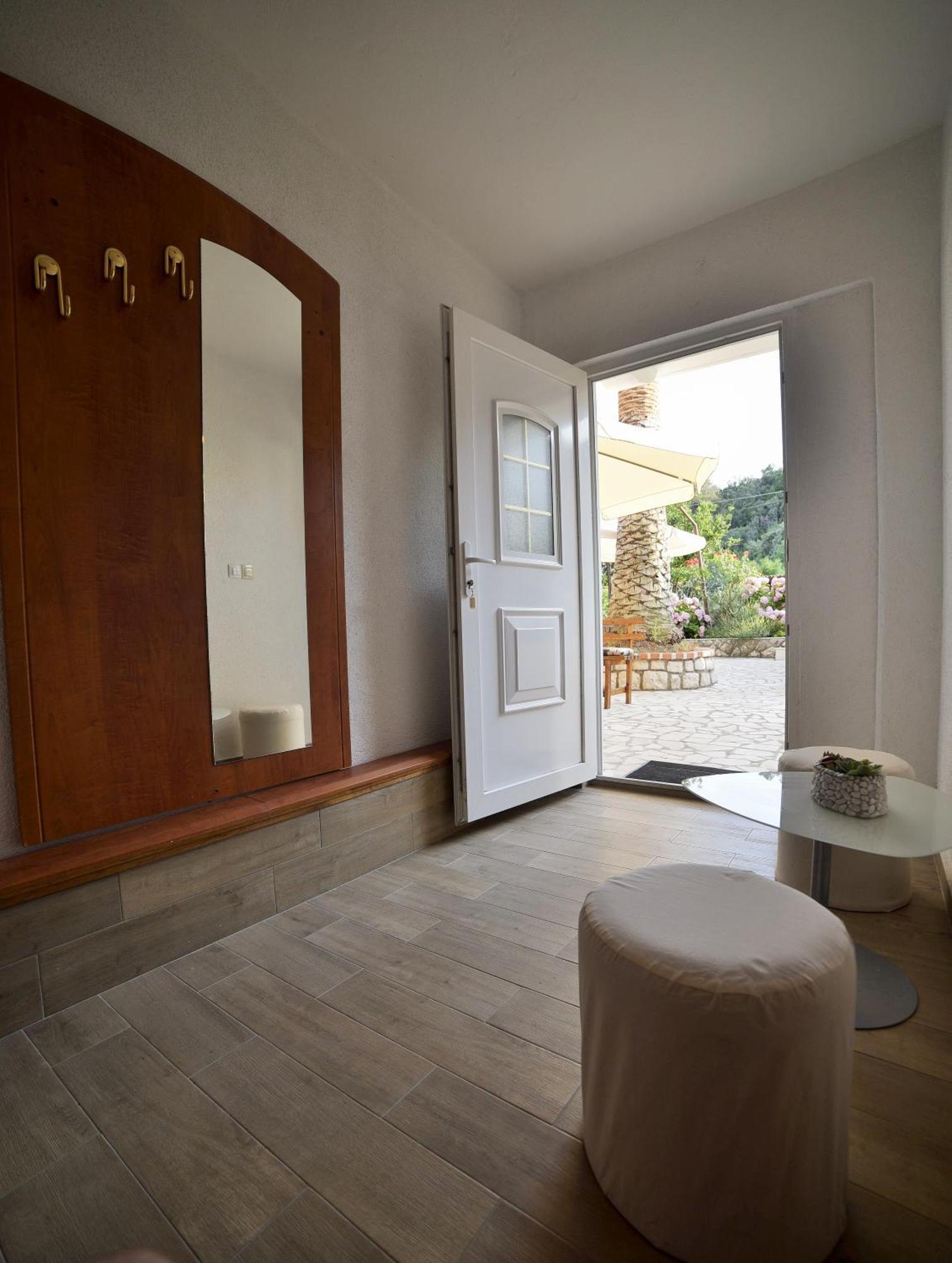 Apartments Dumencic Rab Mundanije 部屋 写真