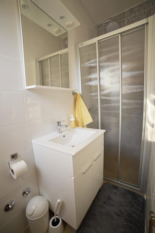 Apartments Dumencic Rab Mundanije エクステリア 写真