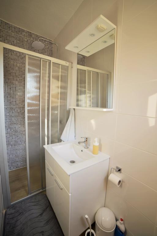 Apartments Dumencic Rab Mundanije エクステリア 写真