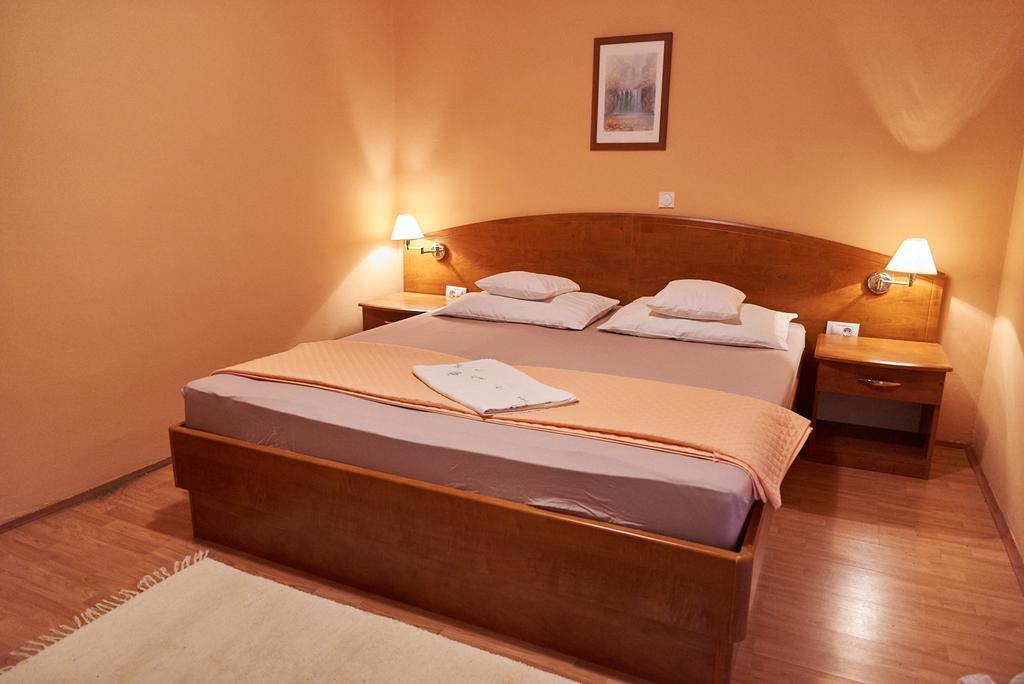 Apartments Dumencic Rab Mundanije エクステリア 写真