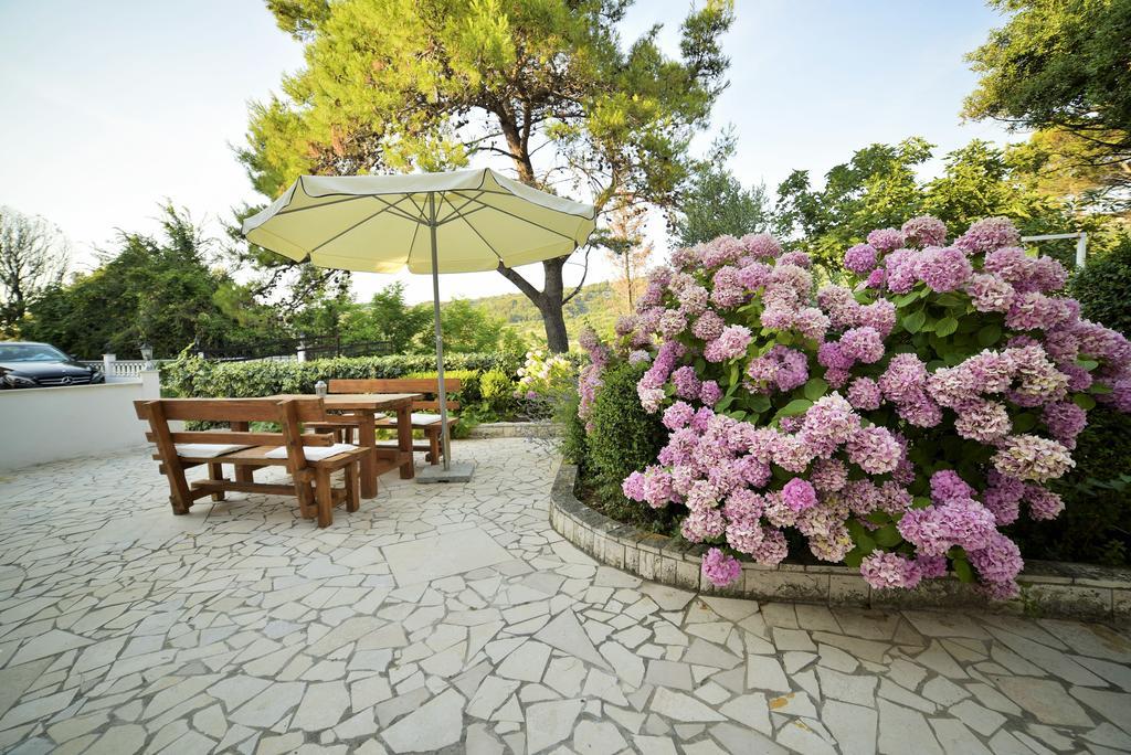 Apartments Dumencic Rab Mundanije エクステリア 写真
